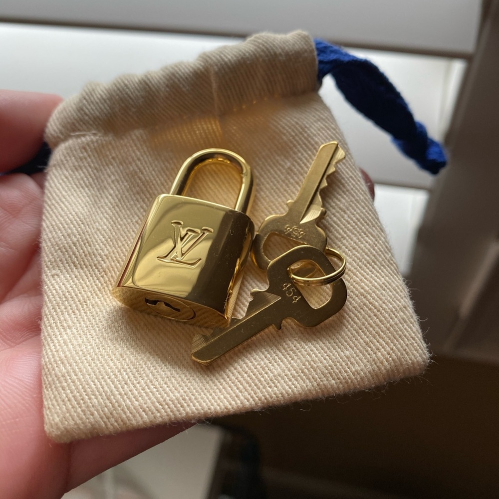 Louis Vuitton lock and keys